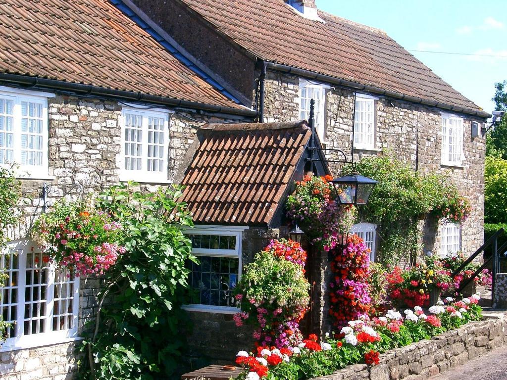 The Carpenters Arms Hotel Pensford Exterior photo