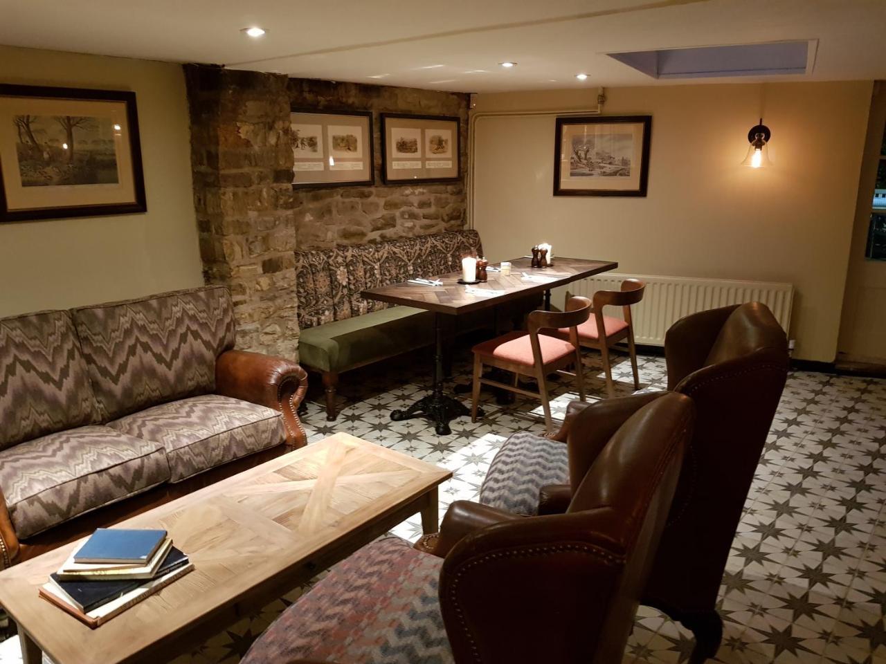The Carpenters Arms Hotel Pensford Exterior photo